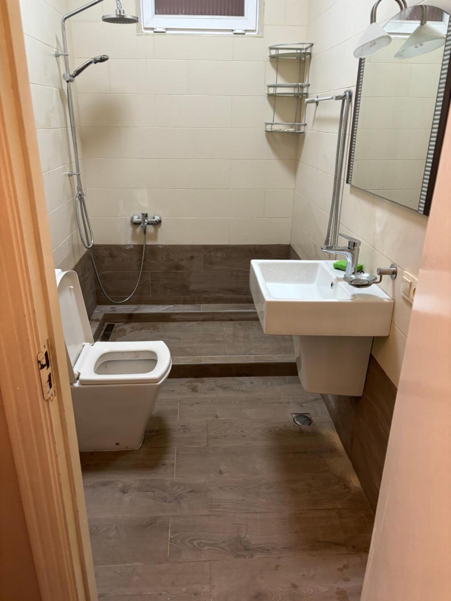 Cheap And Chic Appartement Batoemi Buitenkant foto