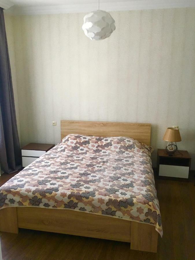 Cheap And Chic Appartement Batoemi Buitenkant foto